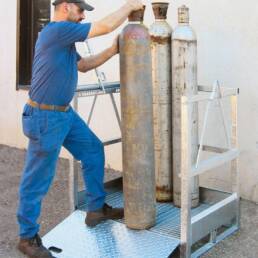 Cesta para almacenamiento y transporte de botellas de gas