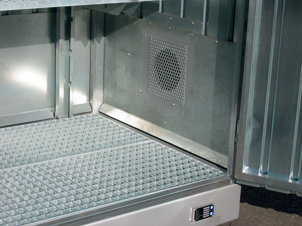 Módulo de almacenamiento exterior con estantes para pequeños recipientes